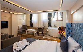 Aiza Suites
