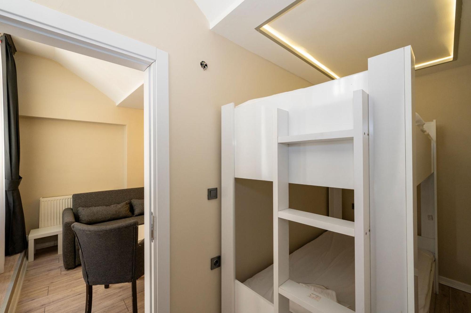 Aiza Suites Istanbul Exterior photo